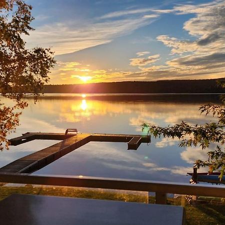 Auberge Et Chalets Sur Le Lac Lac-Megantic ภายนอก รูปภาพ