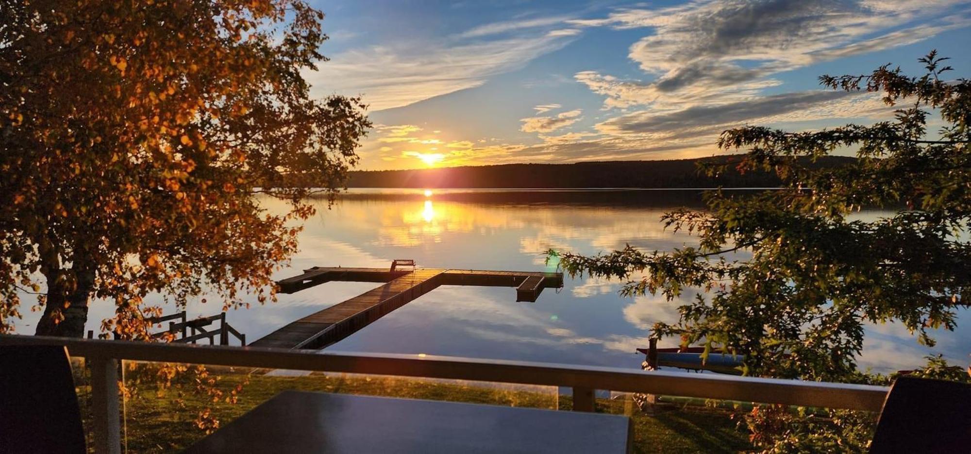 Auberge Et Chalets Sur Le Lac Lac-Megantic ภายนอก รูปภาพ
