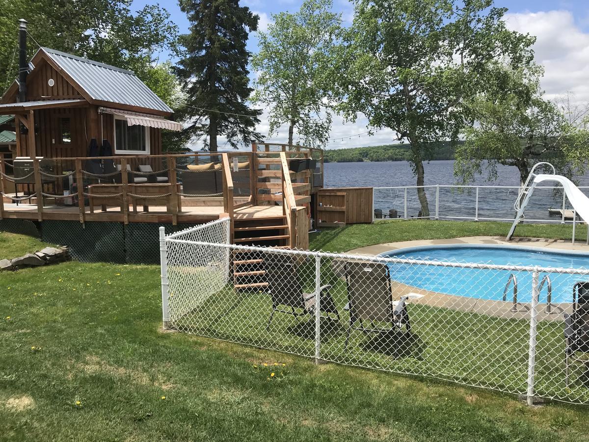 Auberge Et Chalets Sur Le Lac Lac-Megantic ภายนอก รูปภาพ